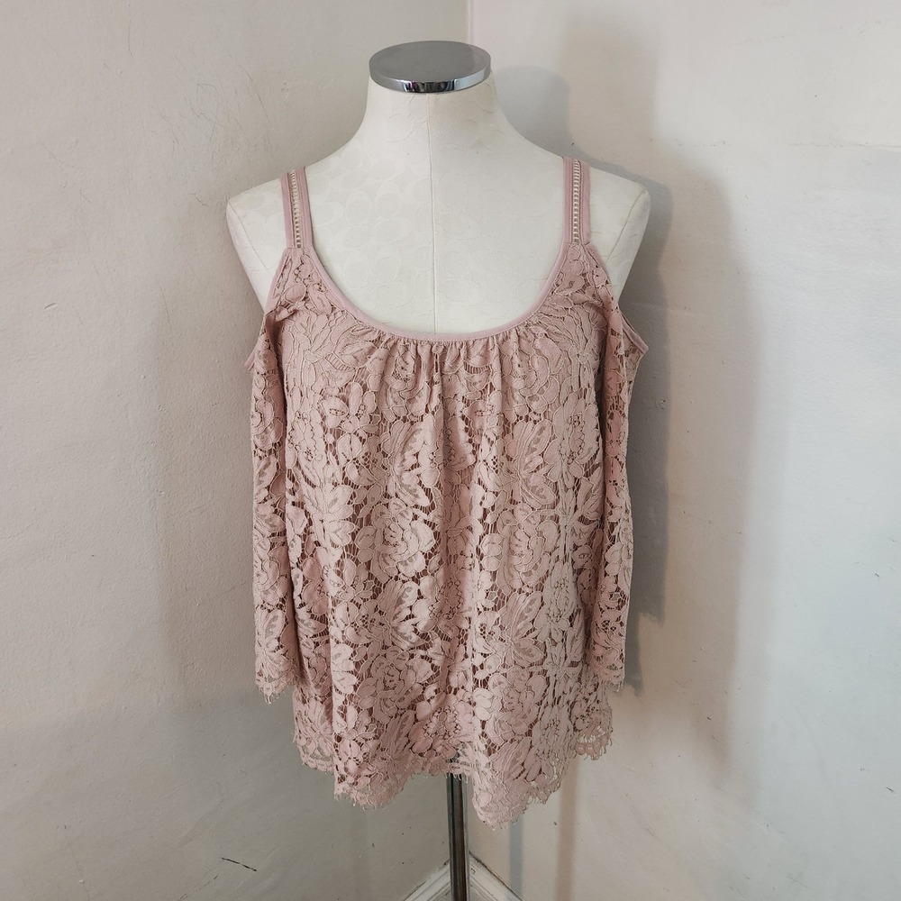 White House Black Market Pink Floral Lace Cold Shoulder Top M Blush Long Sleeve